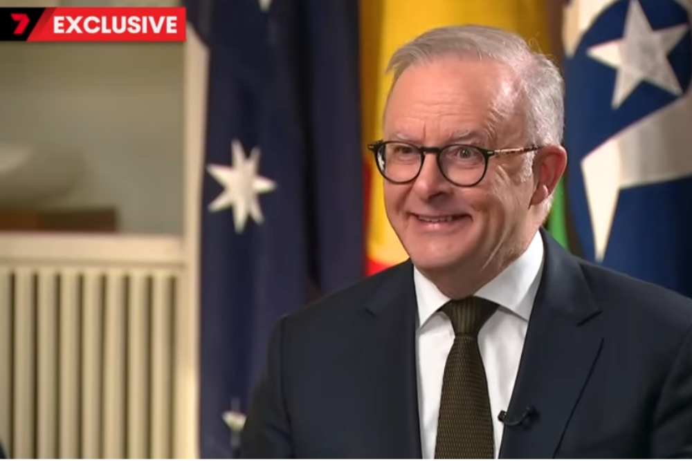 Senior political representatives voice support for reading in wake of social media ban